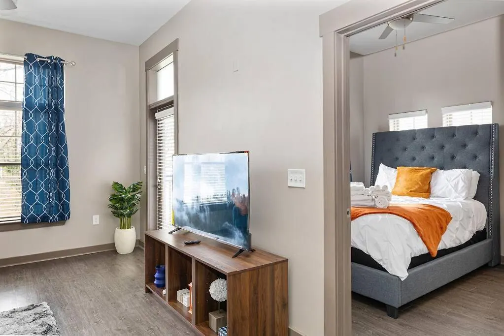 Chic Uptown Unit With Gym, Pool Apartment Charlotte