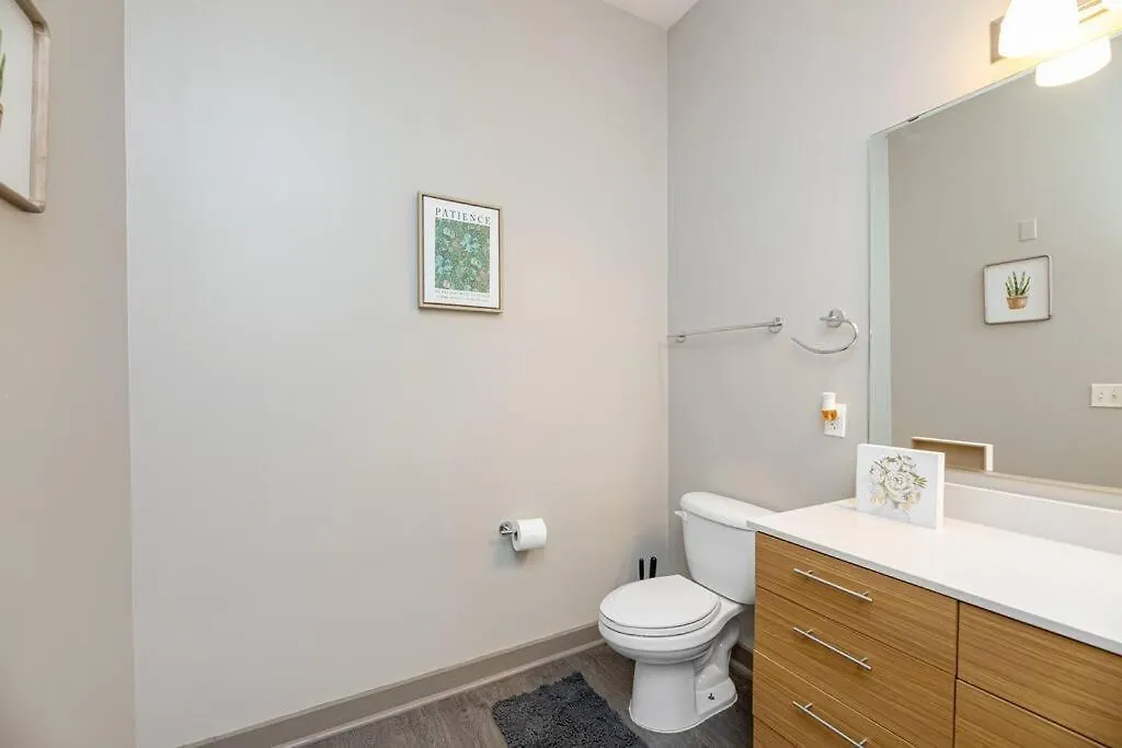 Chic Uptown Unit With Gym, Pool Apartment Charlotte