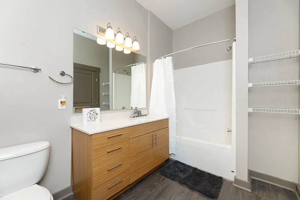 Chic Uptown Unit With Gym, Pool Apartment Charlotte