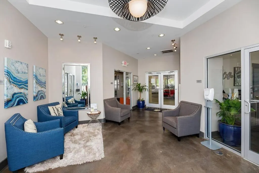 Chic Uptown Unit With Gym, Pool Apartment Charlotte